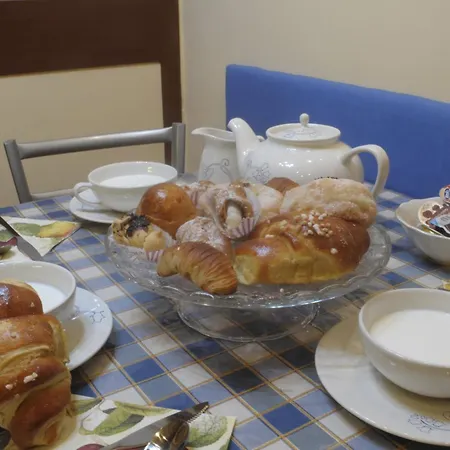 فندق مبيت وإفطار Monteoliveto نابولي