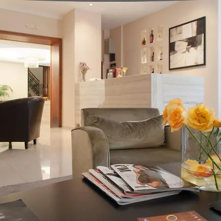 Nuvo Naples
