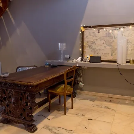 Ruffo Di Bagnara Palazzo Monumentale Napoli