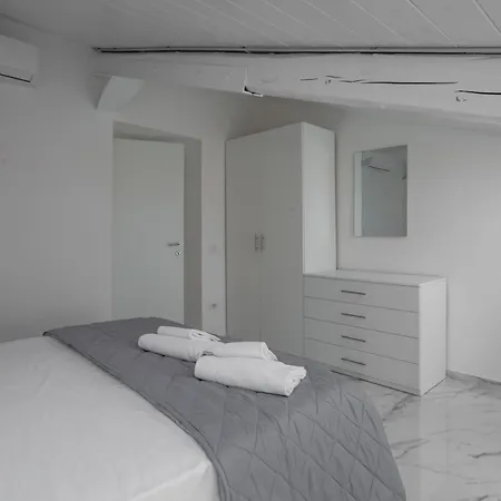Apartahotel Attico Bella *