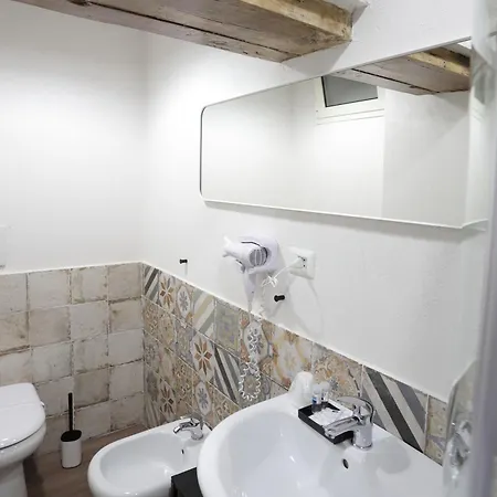 Tammurriata Nera Bedroom Naples