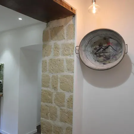 Tammurriata Nera Bedroom Nápoles
