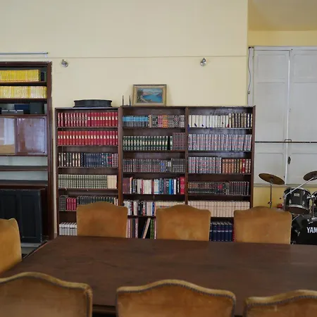 The Saint's Library Loft In Historical Palace Naples