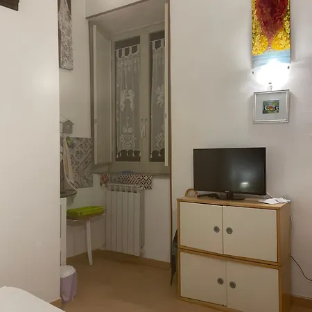 Ai Baretti 3 * Naples