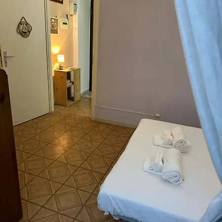 Apartment Eat Sleep &love