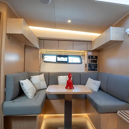 Botel Greros Yacht By Clapa H.&g Group Neapel