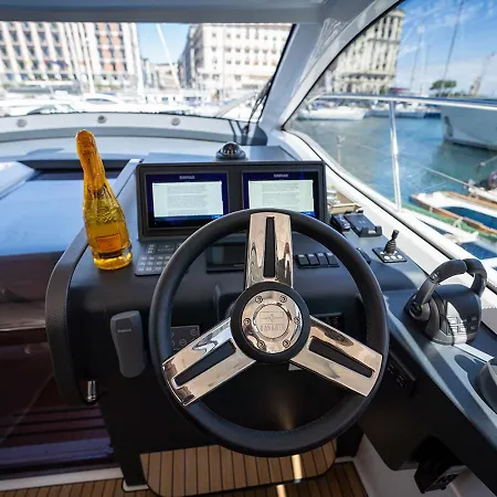 Botel Greros Yacht By Clapa H.&g Group