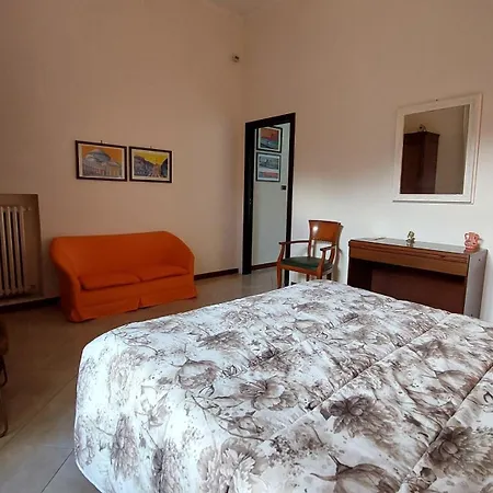 Ventottesima Vacanza + * Napoli