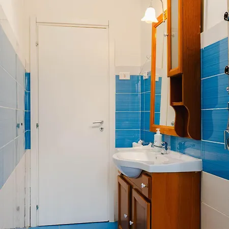 Casa Intera In Via Dell Epomeo 175 *