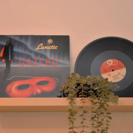 Vinyls' - Toledo Centro Storico * Naples