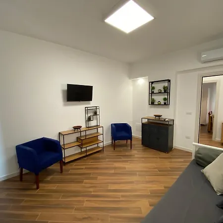 Fly Apartment