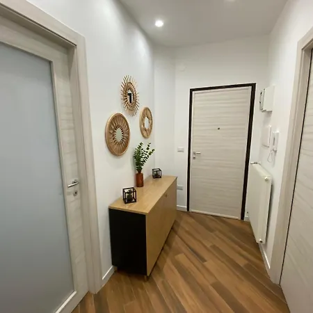 Fly Apartment