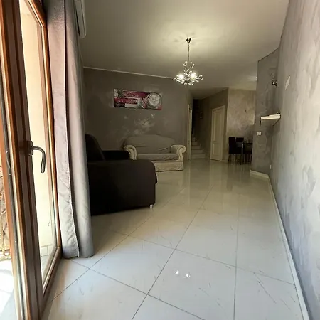 Ilary House Apartment
