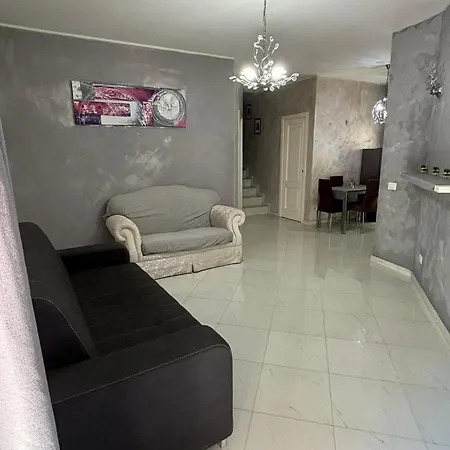 Apartment Ilary House Naples