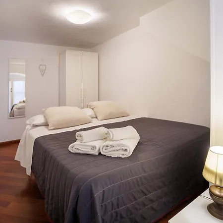 Apartament Riviera House 2 Sea View Group And Family By Houseinnaples Neapol