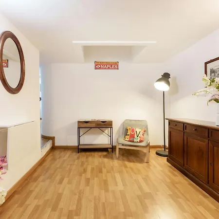 La Casa Tra Dante E Toledo Naples