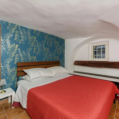 La Casa Tra Dante E Toledo Holiday home