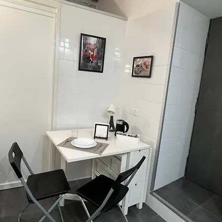 Essential Small House Naples