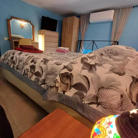 Guest house Goldencube Naples