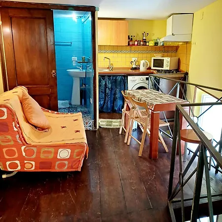 Goldencube Guest house