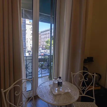 Bed & Breakfast Domus Deorum Deluxe Napoli