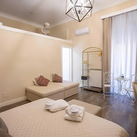 Domus Deorum Deluxe 2* Napoli