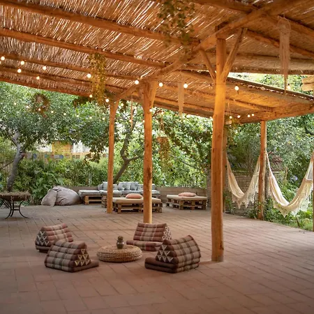 Hostel Hopestel Secret Garden *