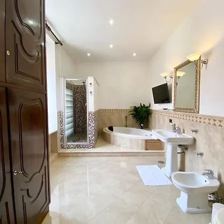 Apartment Casa Intera Con Terrazzo Naples