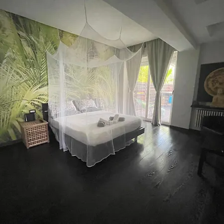 Pool And Garden House Apartment *