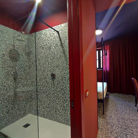 Nuvo Naples