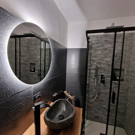 Tribunali Flat Apartment