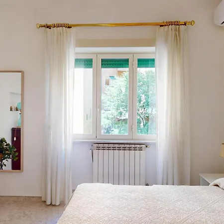 Family House Vomero Apartment Naples