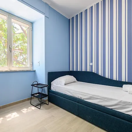 Via Nuova Marina 121 - 1 Apartment Naples