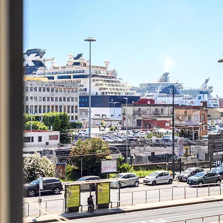 Via Nuova Marina 121 - 2 Naples