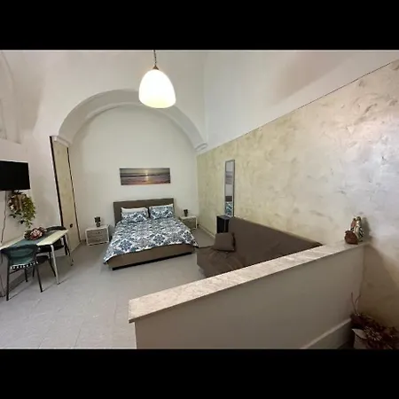 Apartment Portico House 17 *