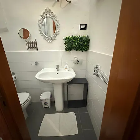Portico House 17 Apartment