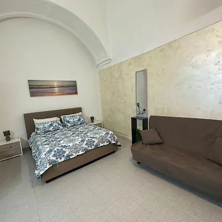 Portico House 17 Apartment