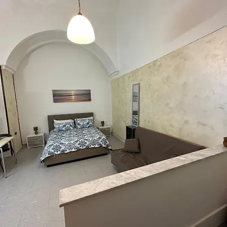 Portico House 17 Apartment