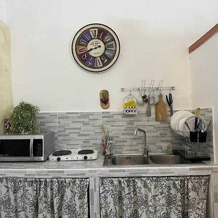 Apartment Portico House 17 *