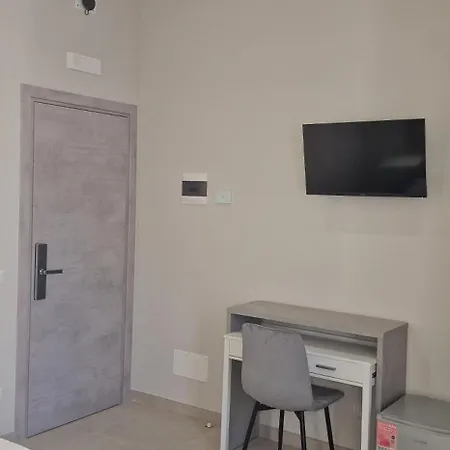 Mopi Maison * Nápoles