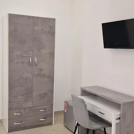 Pensión Mopi Maison *