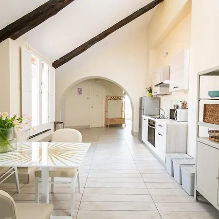 Les Maisons Apartment