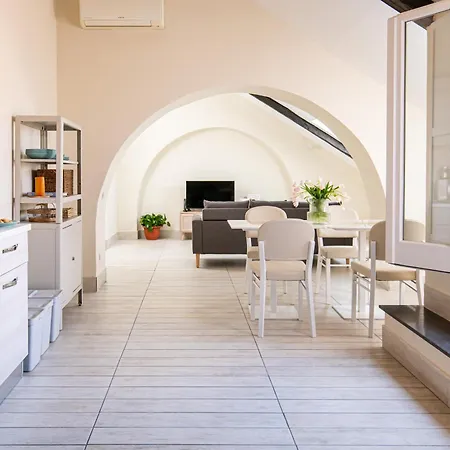 Les Maisons Apartment