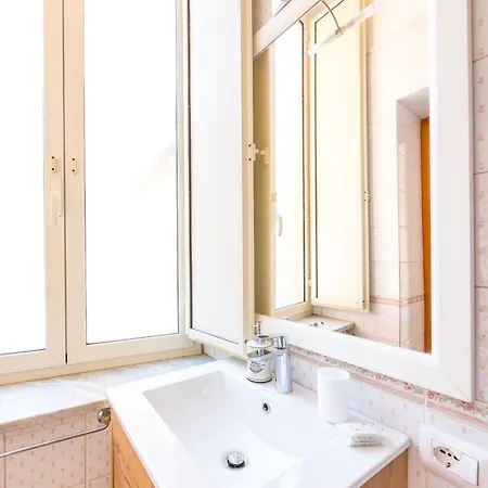 Smooth Vibes At Chiaia By Napoliapartments Apartment