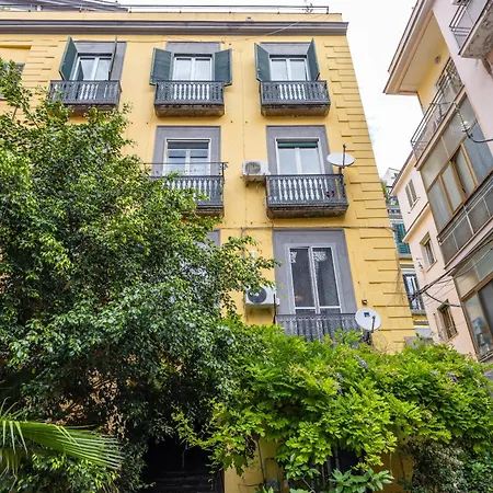 Apartment Smooth Vibes At Chiaia By Napoliapartments *