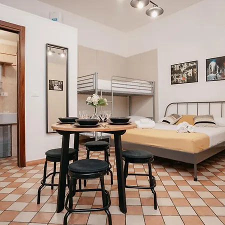 Apartment San Marcellino By Casanapoletana
