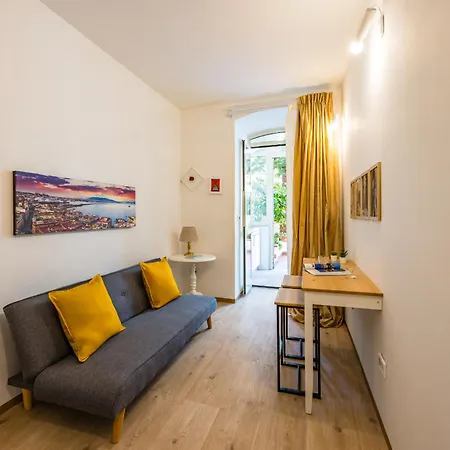 Apartment Donna Filomena Con Patio By Wonderful Italy *