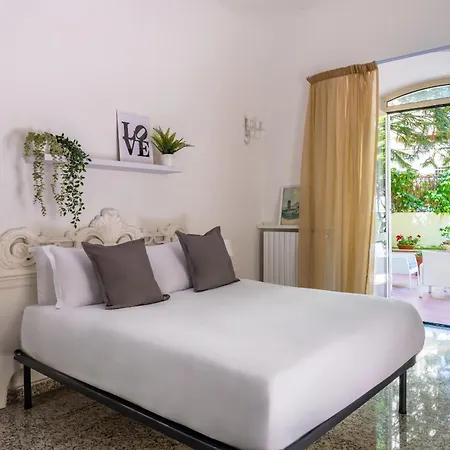 Apartment Donna Filomena Con Patio By Wonderful Italy