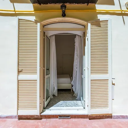 Apartment Donna Filomena Con Patio By Wonderful Italy Naples