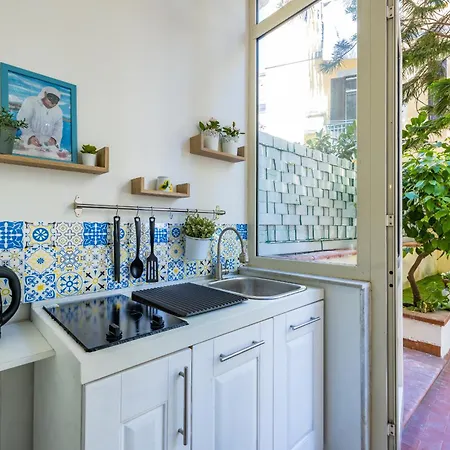 Apartment Donna Filomena Con Patio By Wonderful Italy